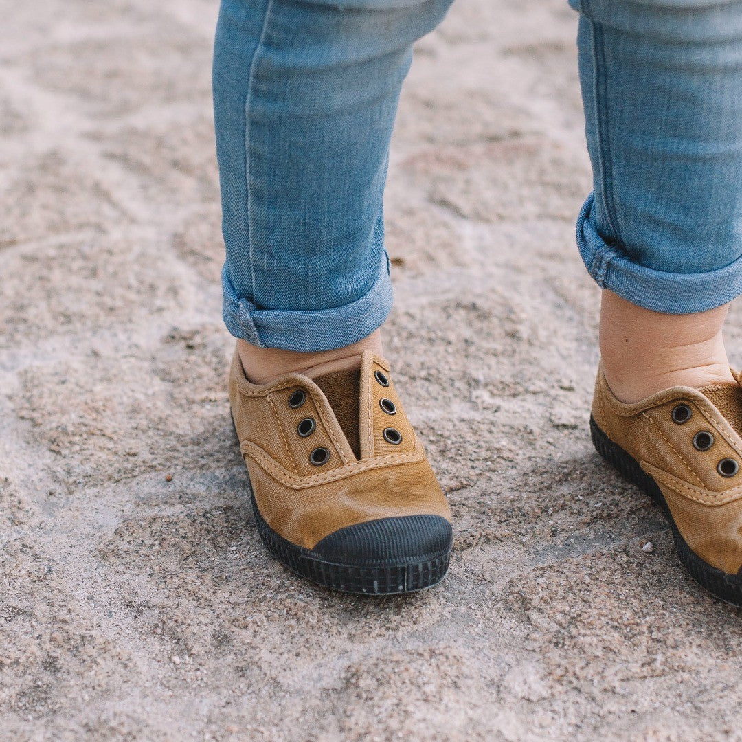 Cienta Stonewashed Kids Slip-ons