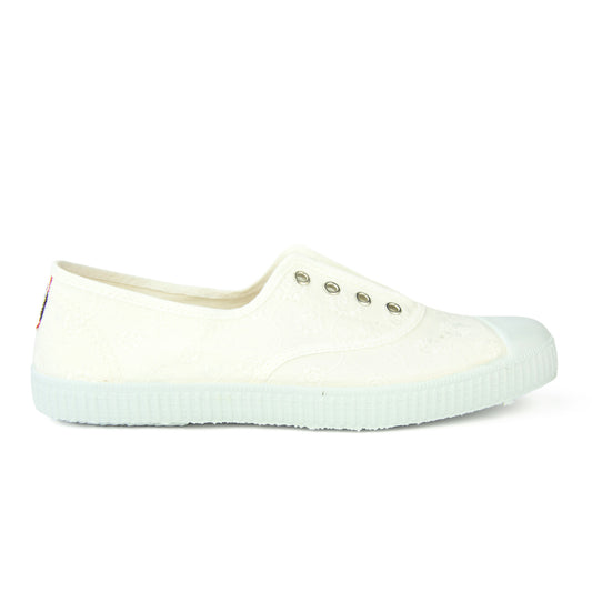 Cienta Embroidered Shoes / 70998-05-A