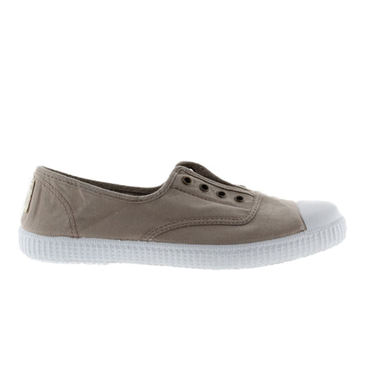 Victoria Laceless Slip-ons Adults